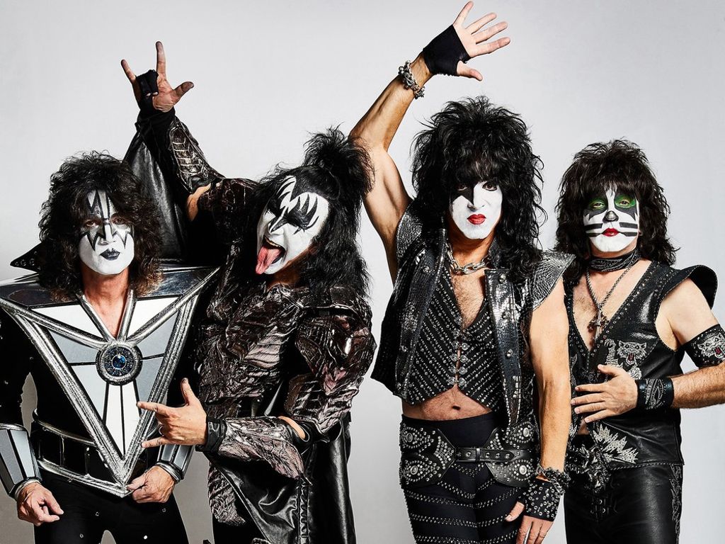 Clásico mano En la madrugada Disponible el traje de The Demon de Kiss | Confined Rock!