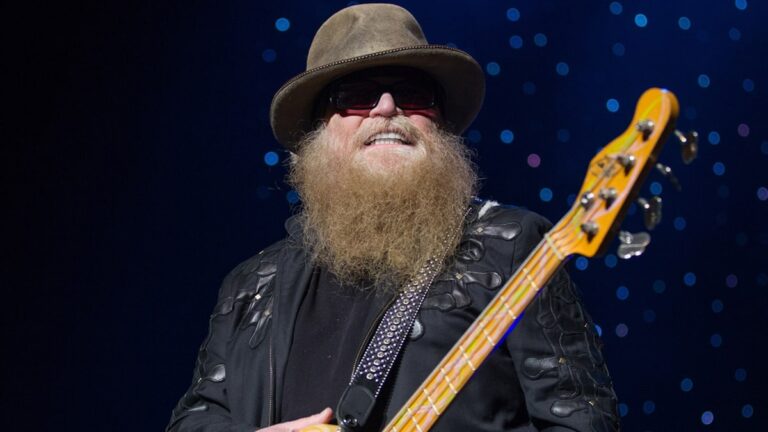 Dusty-Hill