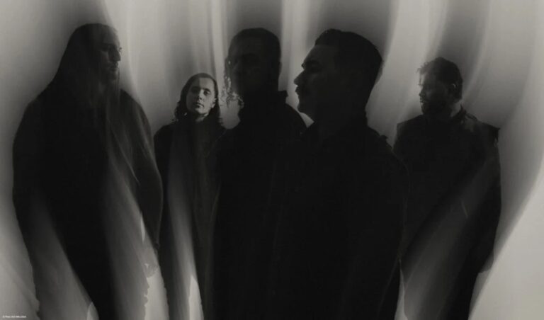 lorna shore band