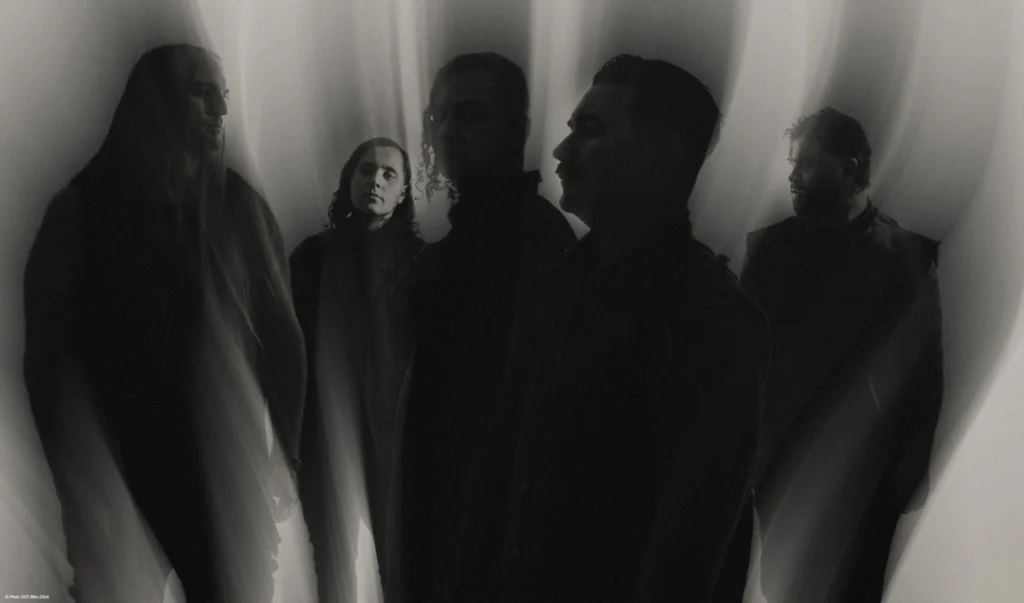 lorna shore band