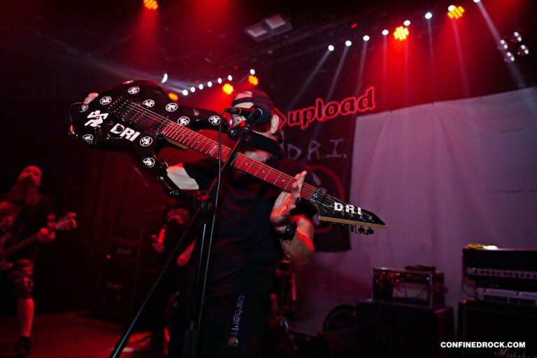 D.R.I. crossover, thrash metal, sudor y pogos