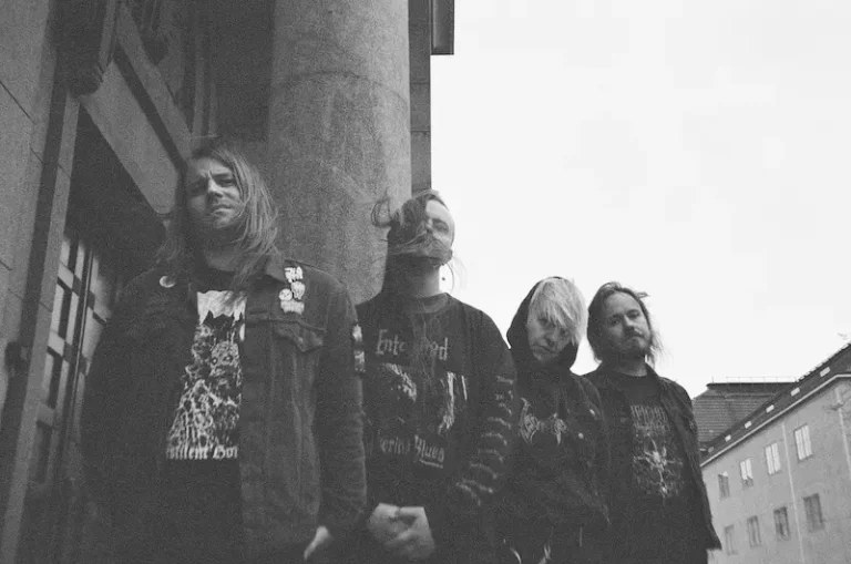 grave-hex