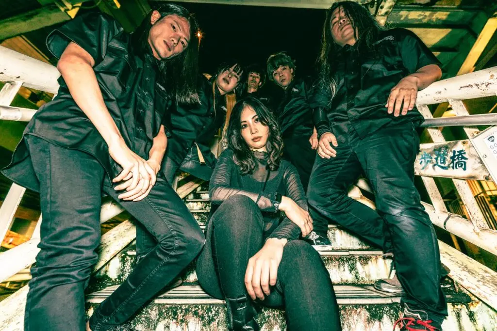 galundo tenvulance band photo