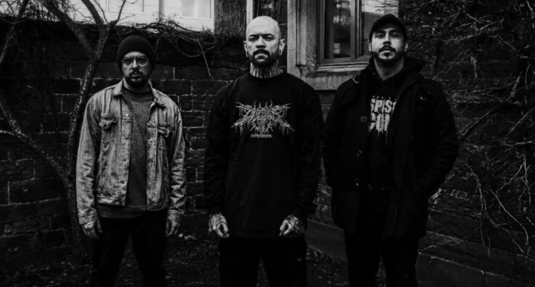 crown magnetar band photo